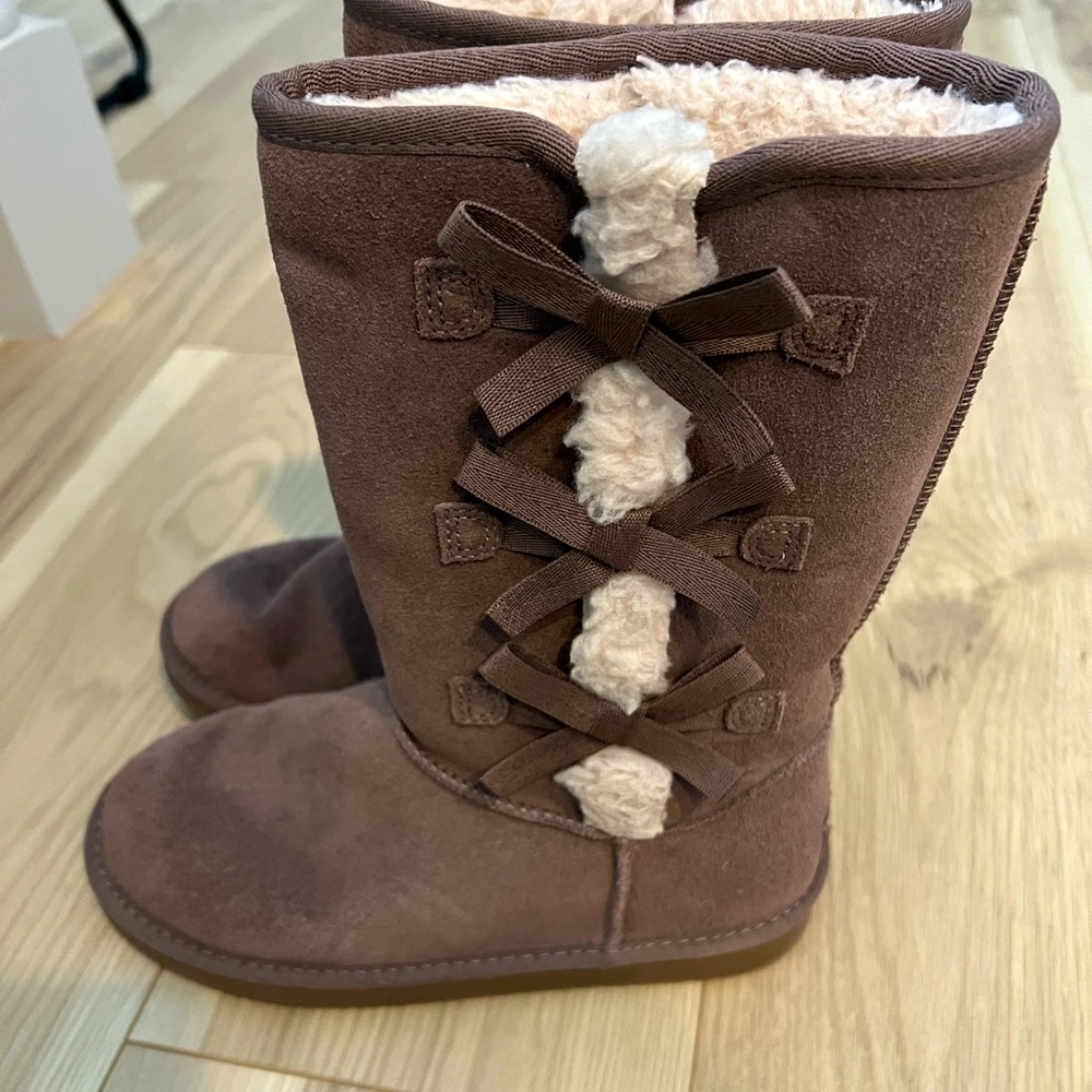 Girls Koolaburra Uggs . Like new!!